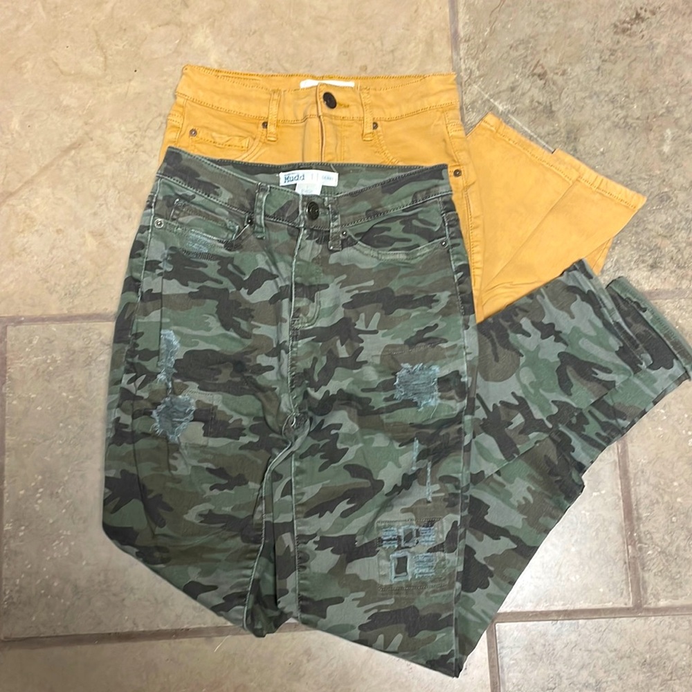 Skinny Pants - Mudd and Garage